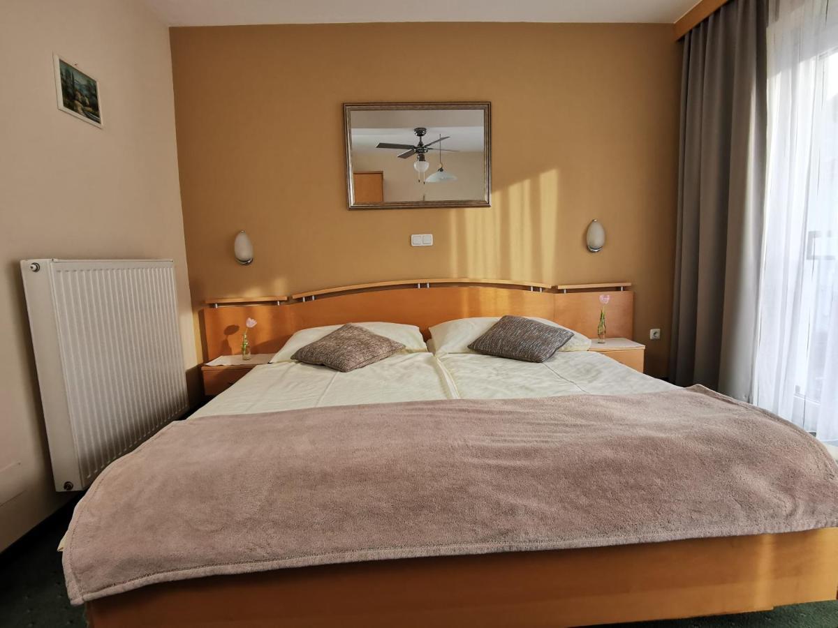 Hotel & Wirtshaus Hoedl-Kaplan Feldbach  Zewnętrze zdjęcie