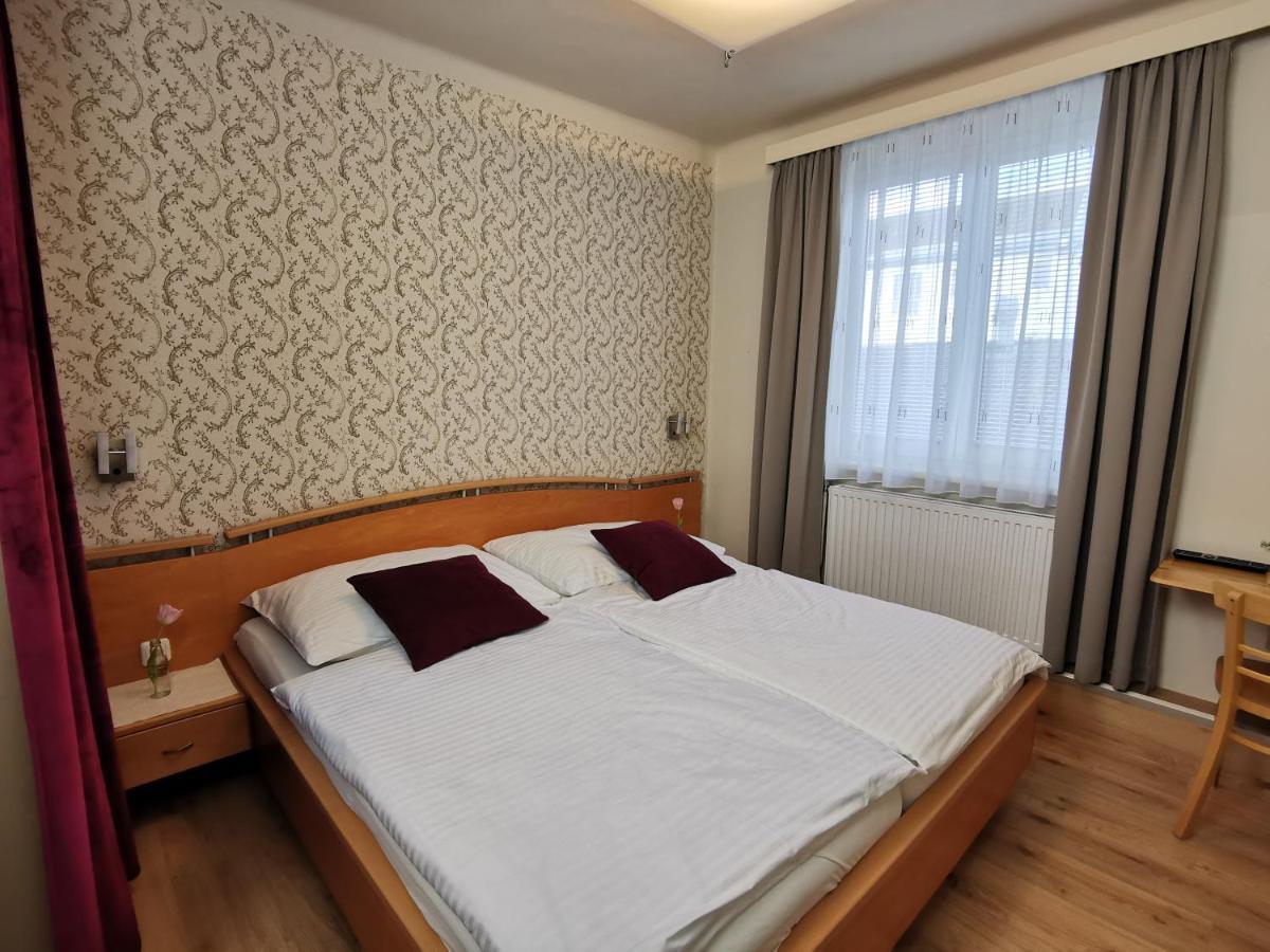 Hotel & Wirtshaus Hoedl-Kaplan Feldbach  Pokój zdjęcie